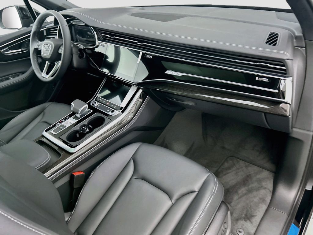 Thumbnail: 2026 Audi Q7 - 16