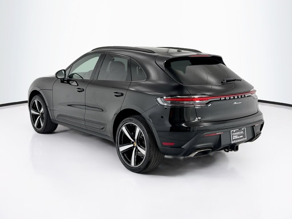 Thumbnail: 2025 Porsche Macan - 3