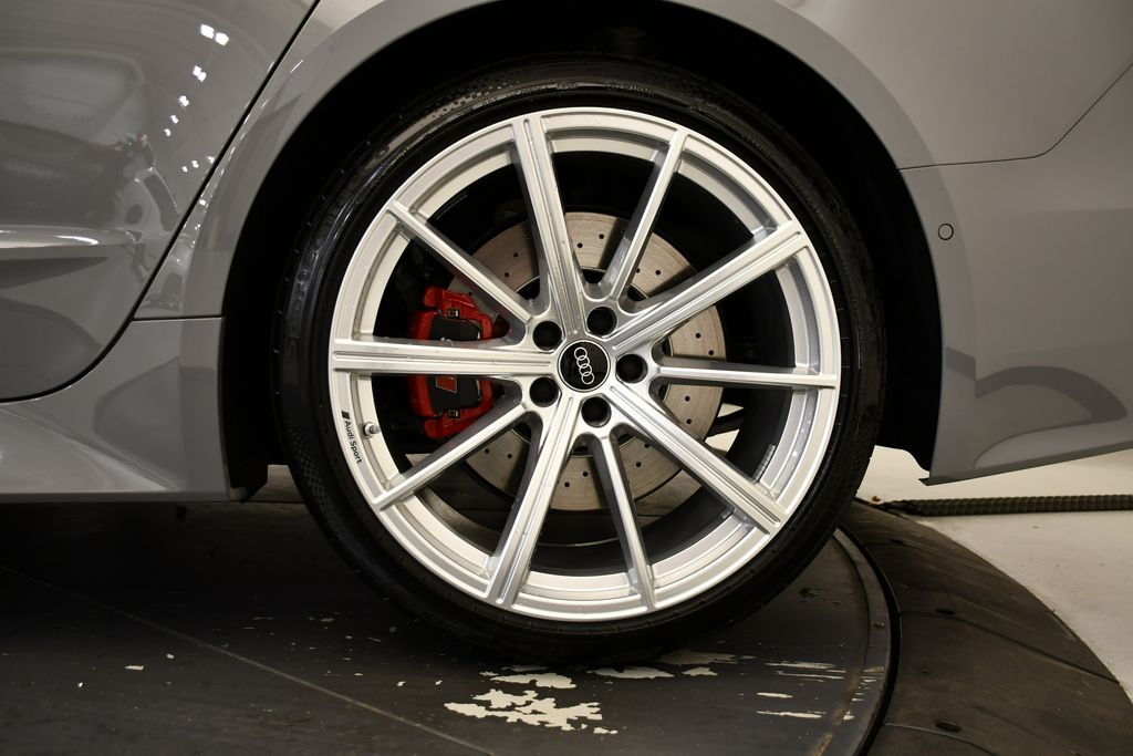 Thumbnail: 2026 Audi RS 7 - 13