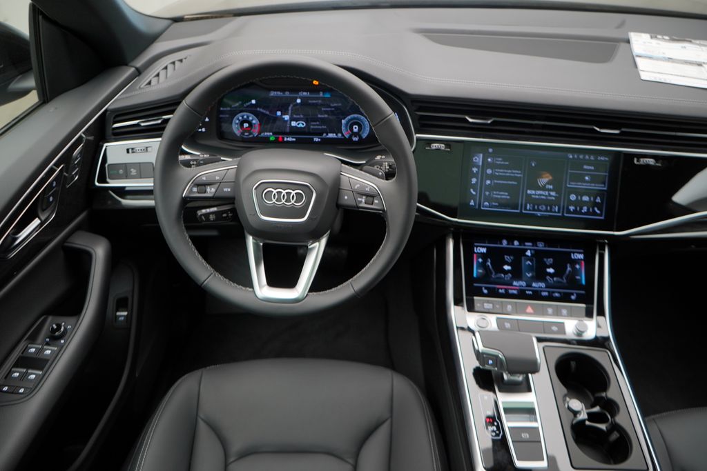 2025 Audi Q8  12