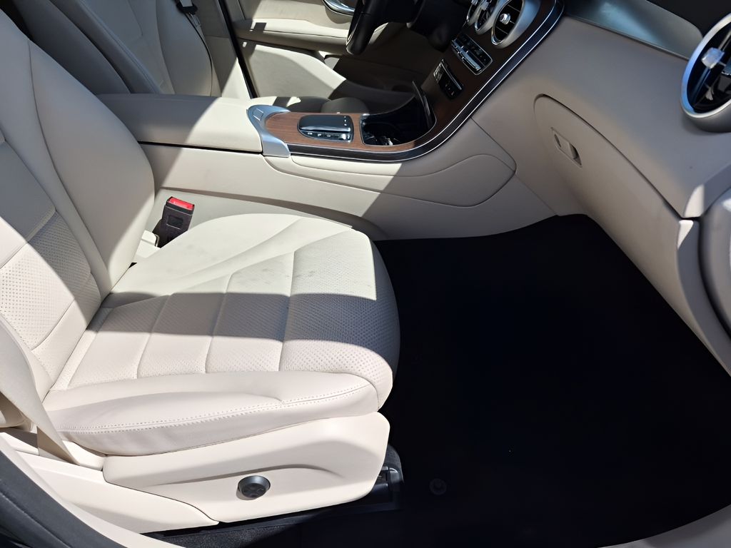 Used Car 2022 Mercedes-benz Glc  Glc 300 For Sale Under $30,000 In Austin, Texas