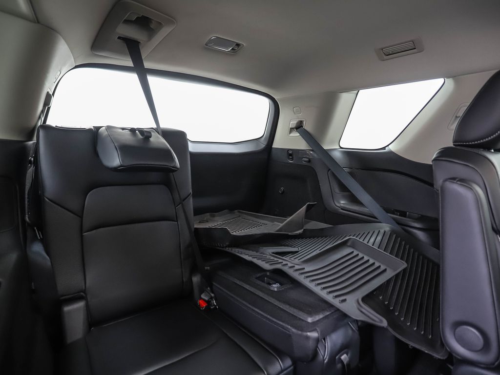 2024 Nissan Pathfinder SL 28