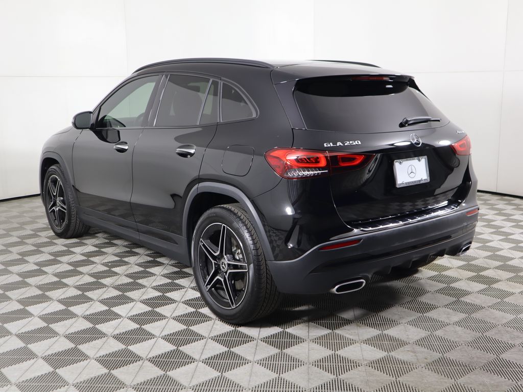 Thumbnail: 2022 Mercedes-Benz GLA - 7