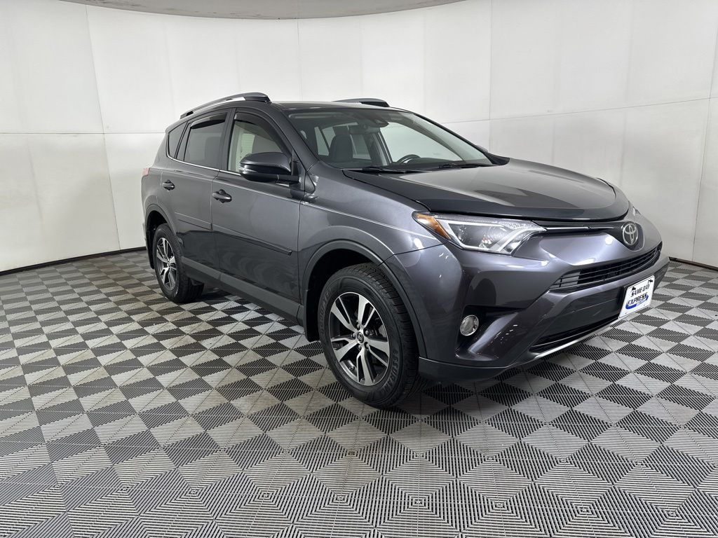 Used 2018 Gray Toyota XLE image 19