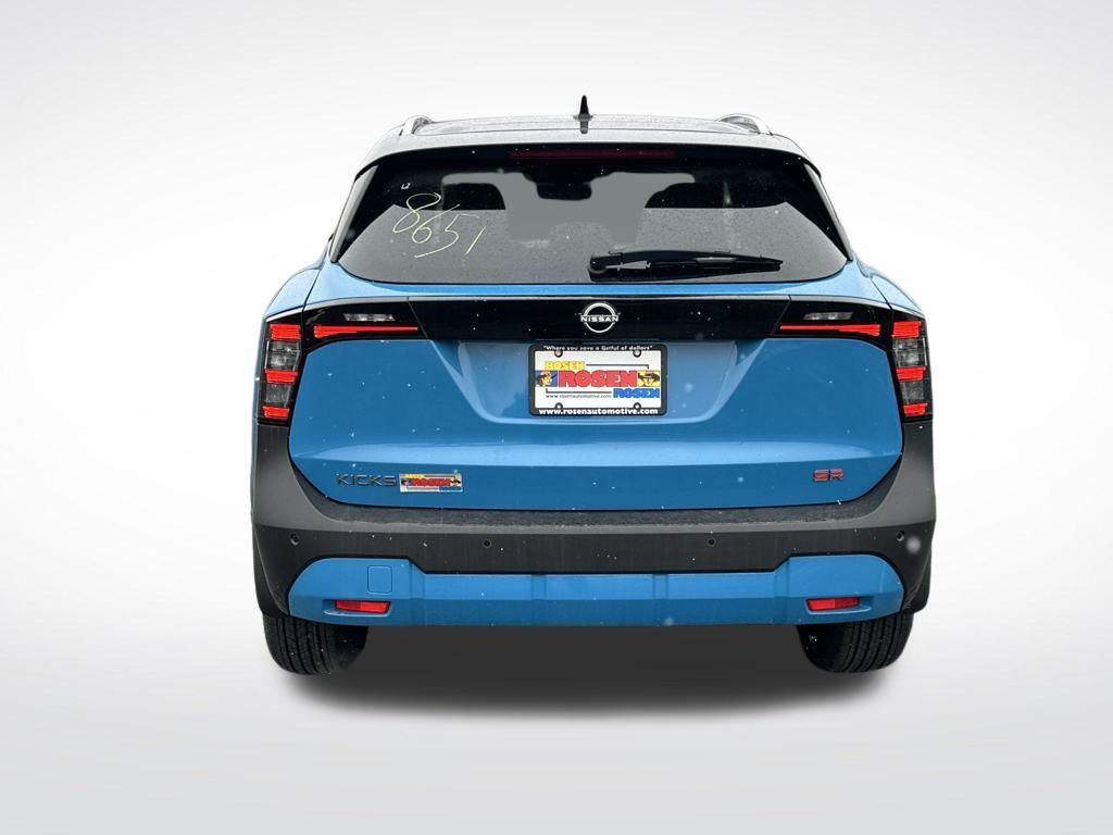 2025 Nissan Kicks SR photo