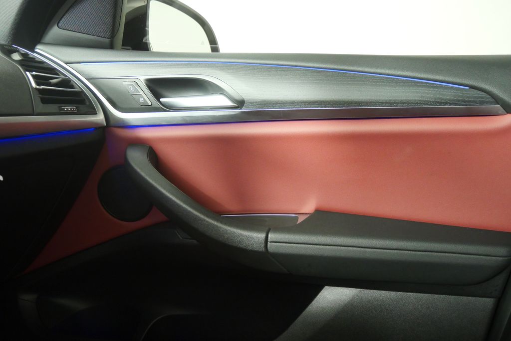 Thumbnail: 2022 BMW X4 - 24
