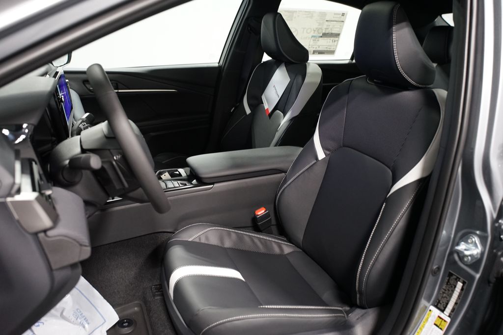 Thumbnail: 2025 Toyota Camry - 28