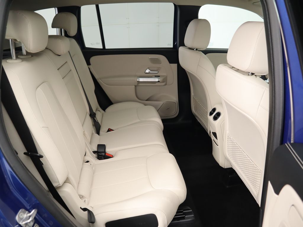 2025 Mercedes-Benz GLB 250 23