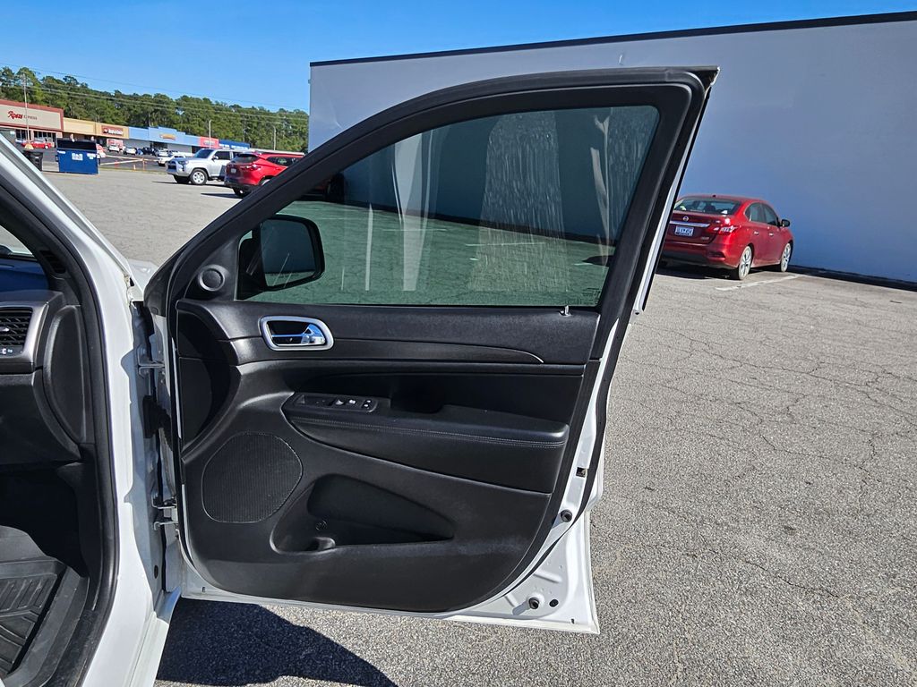 2018 Jeep Grand Cherokee Altitude White at Walterboro Ford