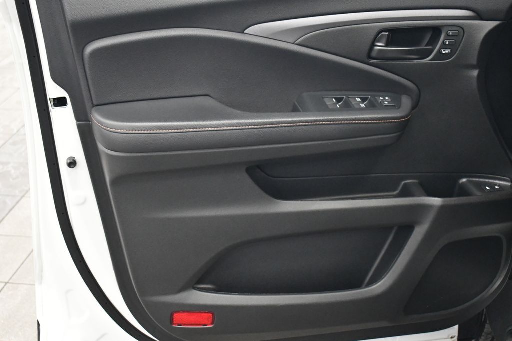 Thumbnail: 2023 Honda Passport - 19