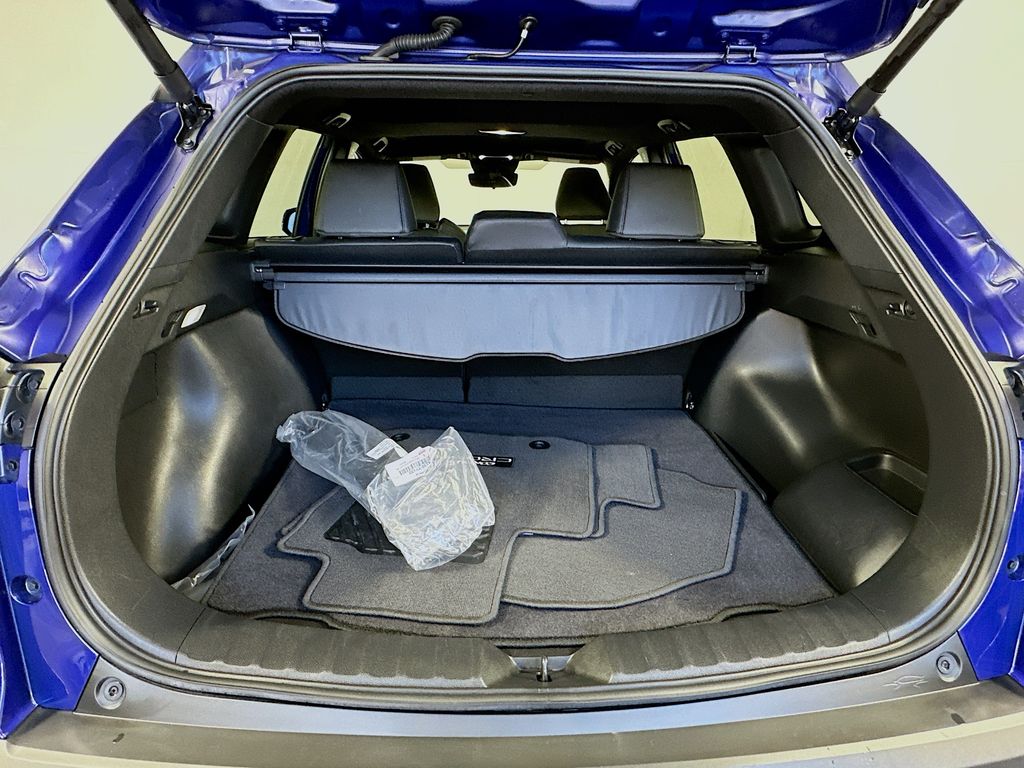 Thumbnail: 2025 Toyota Corolla Cross - 27