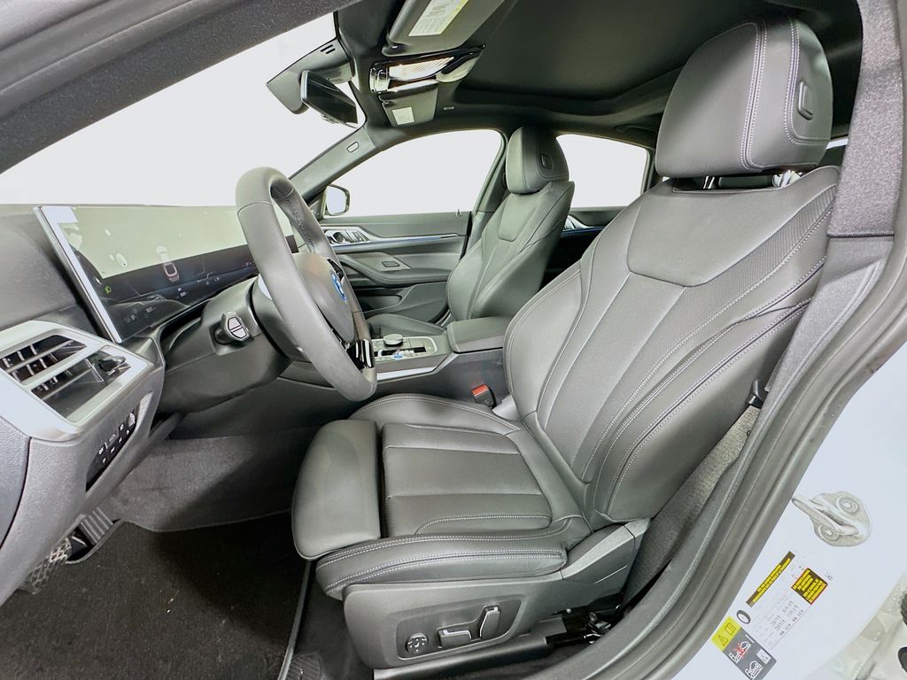 Thumbnail: 2026 BMW i4 - 16