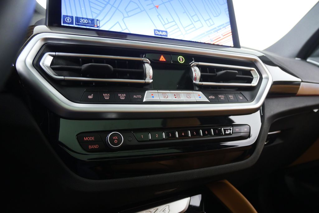 Thumbnail: 2025 BMW X4 - 26