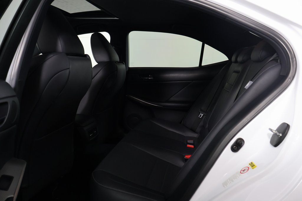 Thumbnail: 2014 Lexus IS - 11