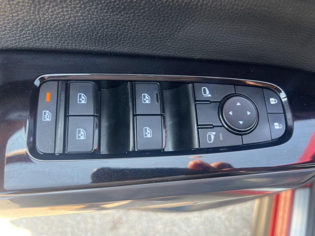 2023 Nissan Pathfinder SL photo