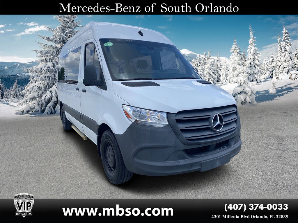 Arctic White 2022 Mercedes-Benz Sprinter 2500 144 High Roof Passenger Van RWD Van 4X2 7-Speed Automatic