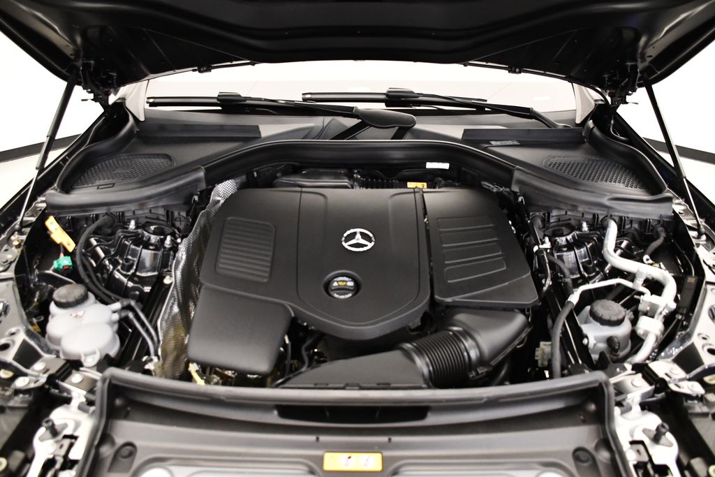 2025 Mercedes-Benz GLC 350 11