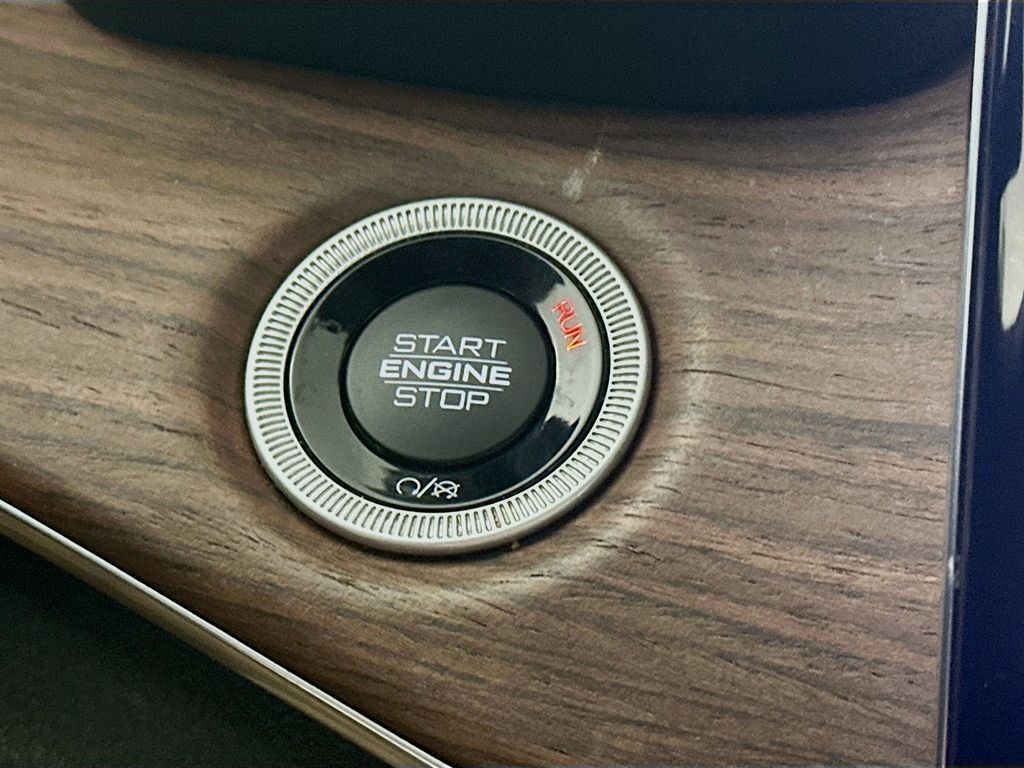 Used 2022 Gray Jeep Summit 4xe image 27