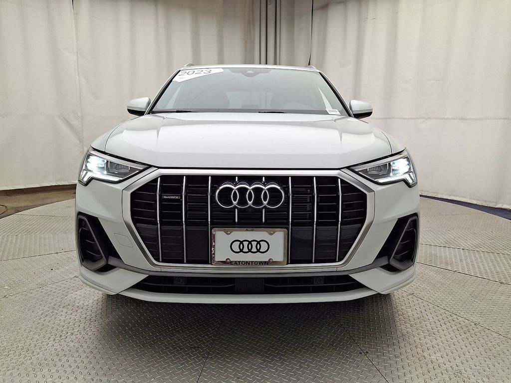 Thumbnail: 2023 Audi Q3 - 2