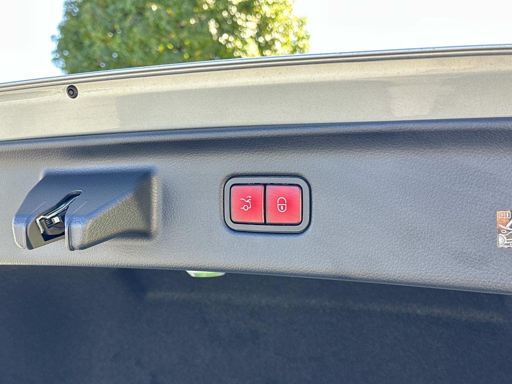 Thumbnail: 2026 Mercedes-Benz S-Class - 22