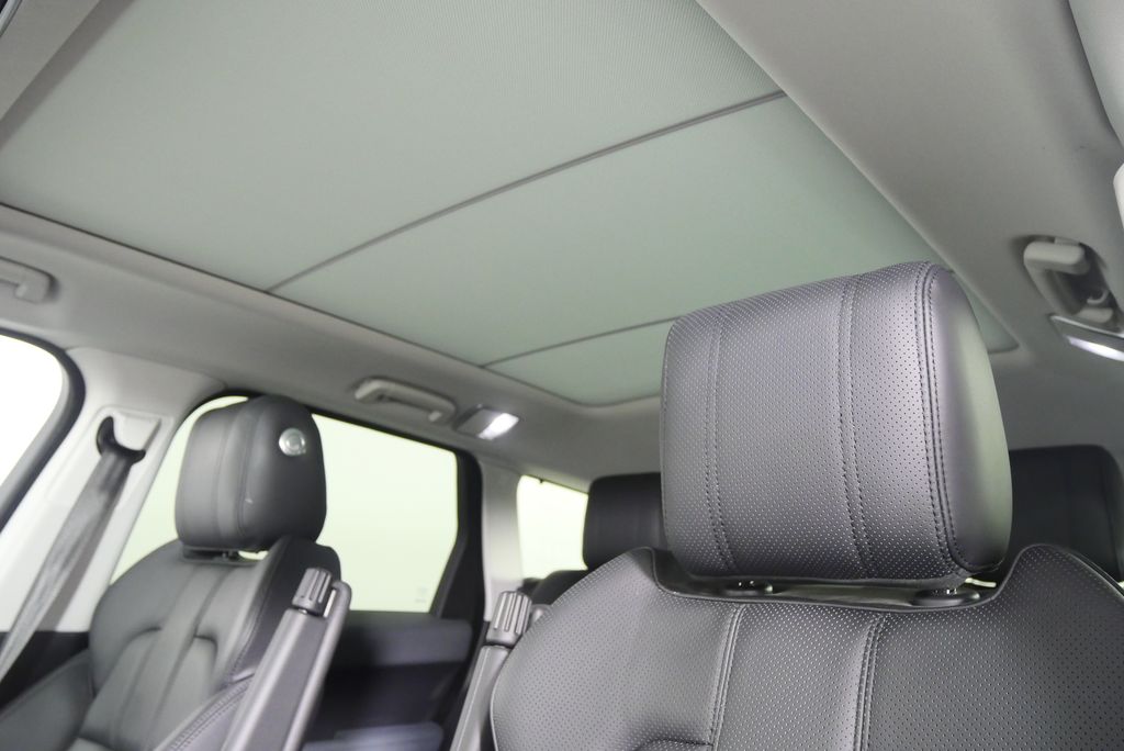 Thumbnail: 2015 Land Rover Range Rover Sport - 11