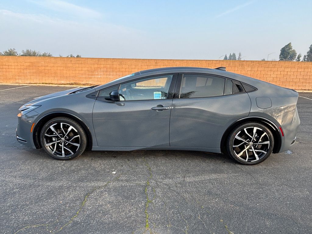 Thumbnail: 2023 Toyota Prius Prime - 8