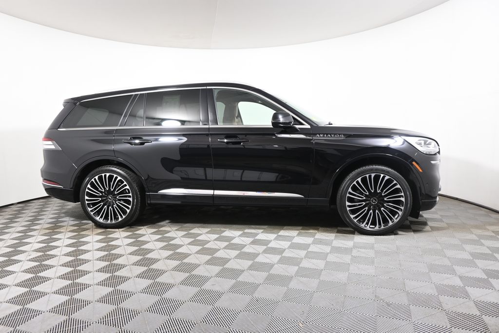 Thumbnail: 2023 Lincoln Aviator - 8
