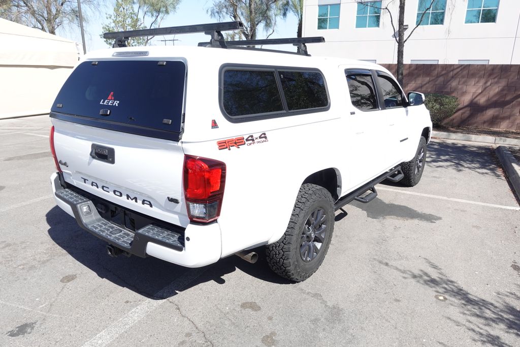 2023 Toyota Tacoma SR5 Double Cab 4WD V6 Auto Short Bed's photo