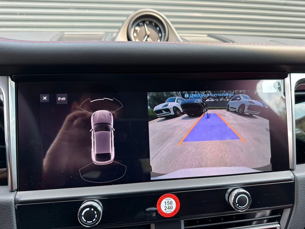 Thumbnail: 2026 Porsche Macan - 28