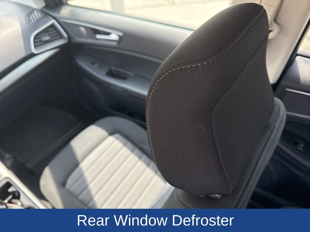 2022 Ford Edge SE