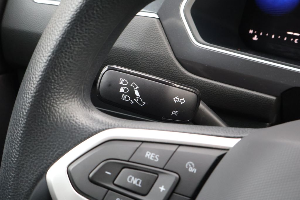 Thumbnail: 2022 Volkswagen Tiguan - 22