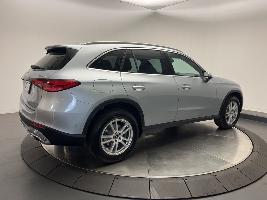 Thumbnail: 2026 Mercedes-Benz GLC - 7