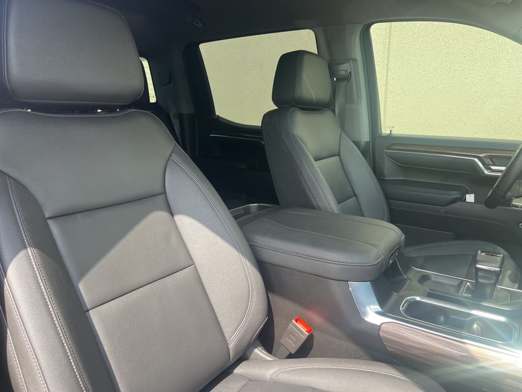 2024 Chevrolet Silverado 1500 RST 29