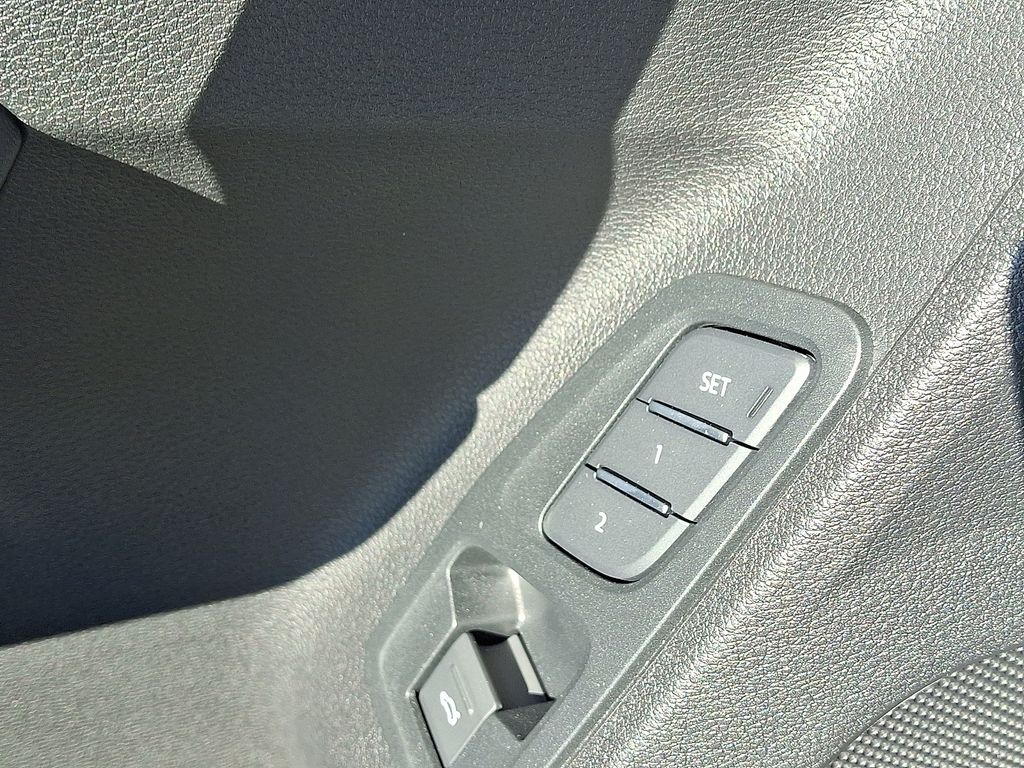 Thumbnail: 2025 Audi Q3 - 21