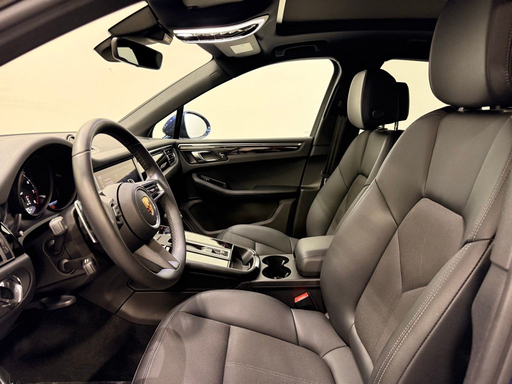 Thumbnail: 2022 Porsche Macan - 12