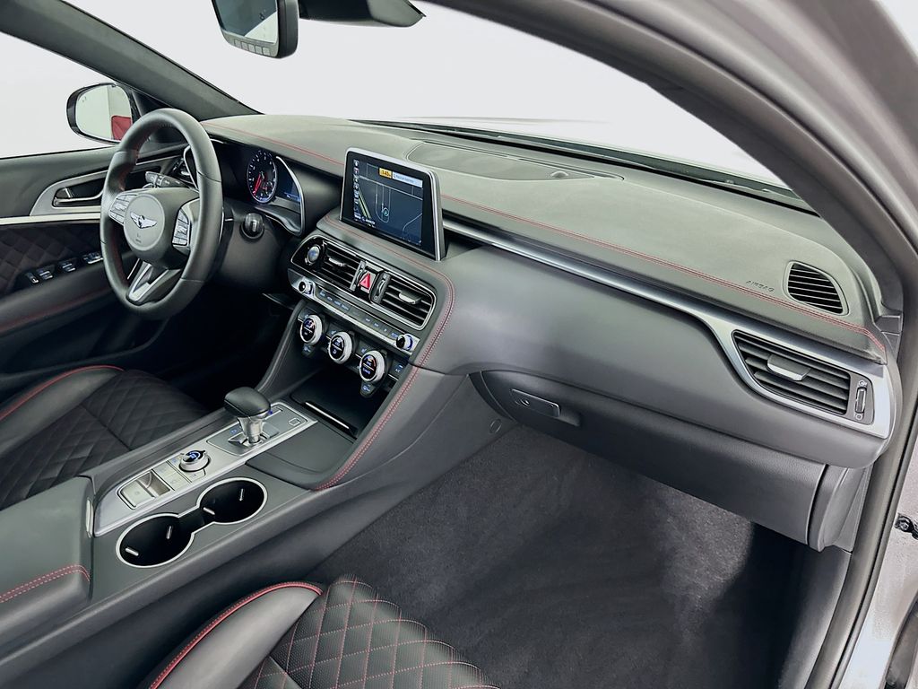 Thumbnail: 2020 Genesis G70 - 30