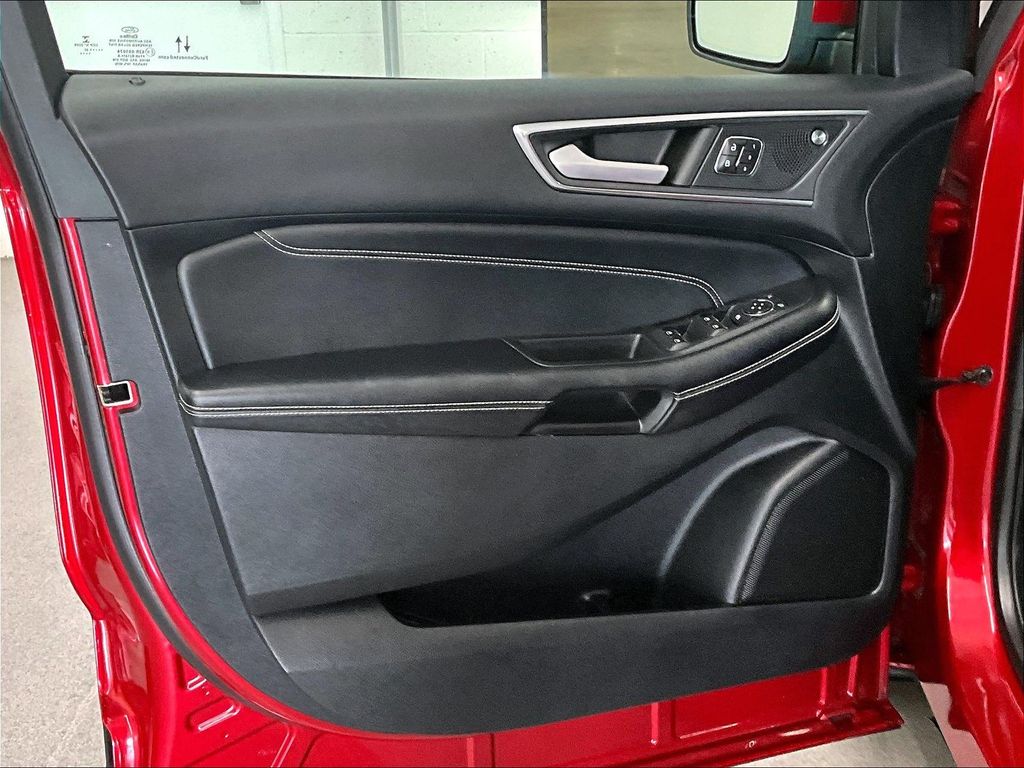 2022 Ford Edge — photo 9