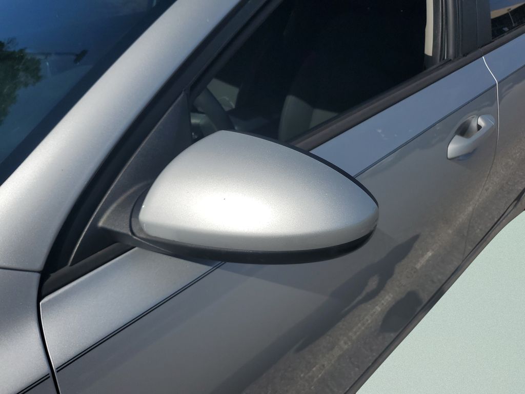 Used 2020 Silver Kia LXS image 26