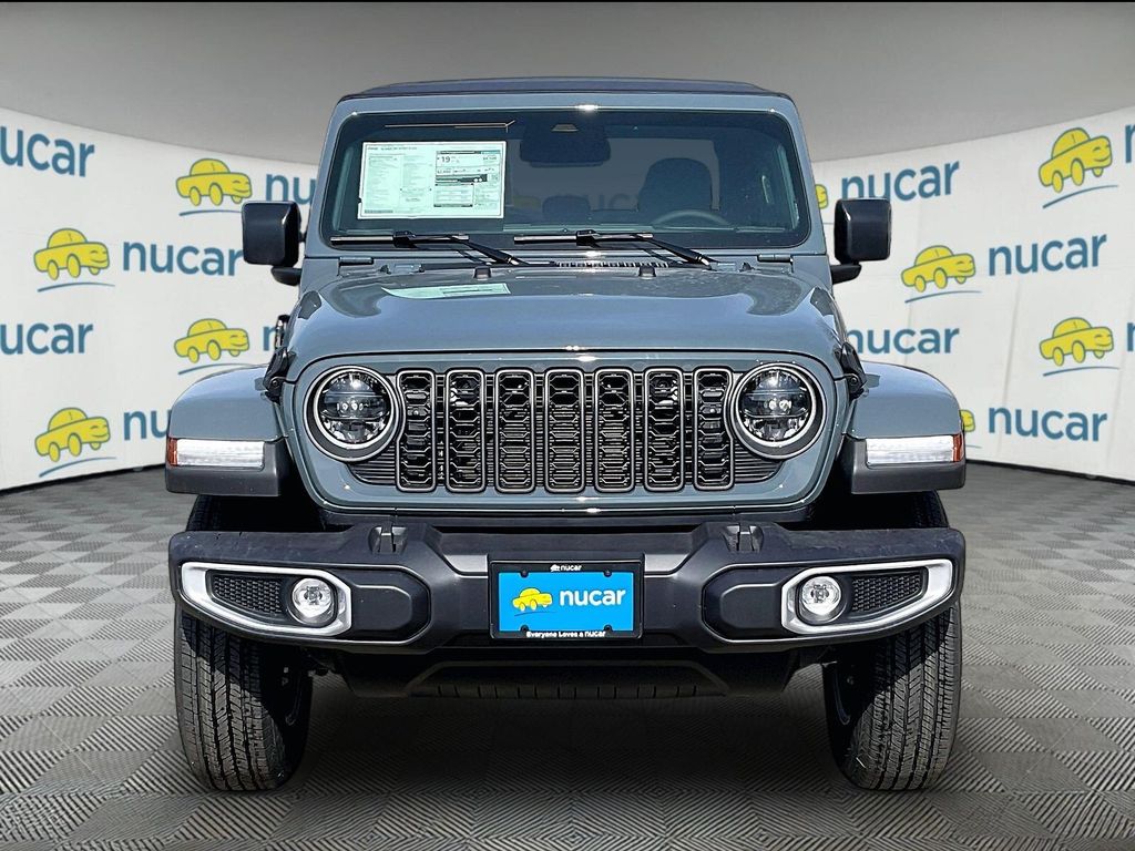 2026 Jeep Gladiator — photo 3