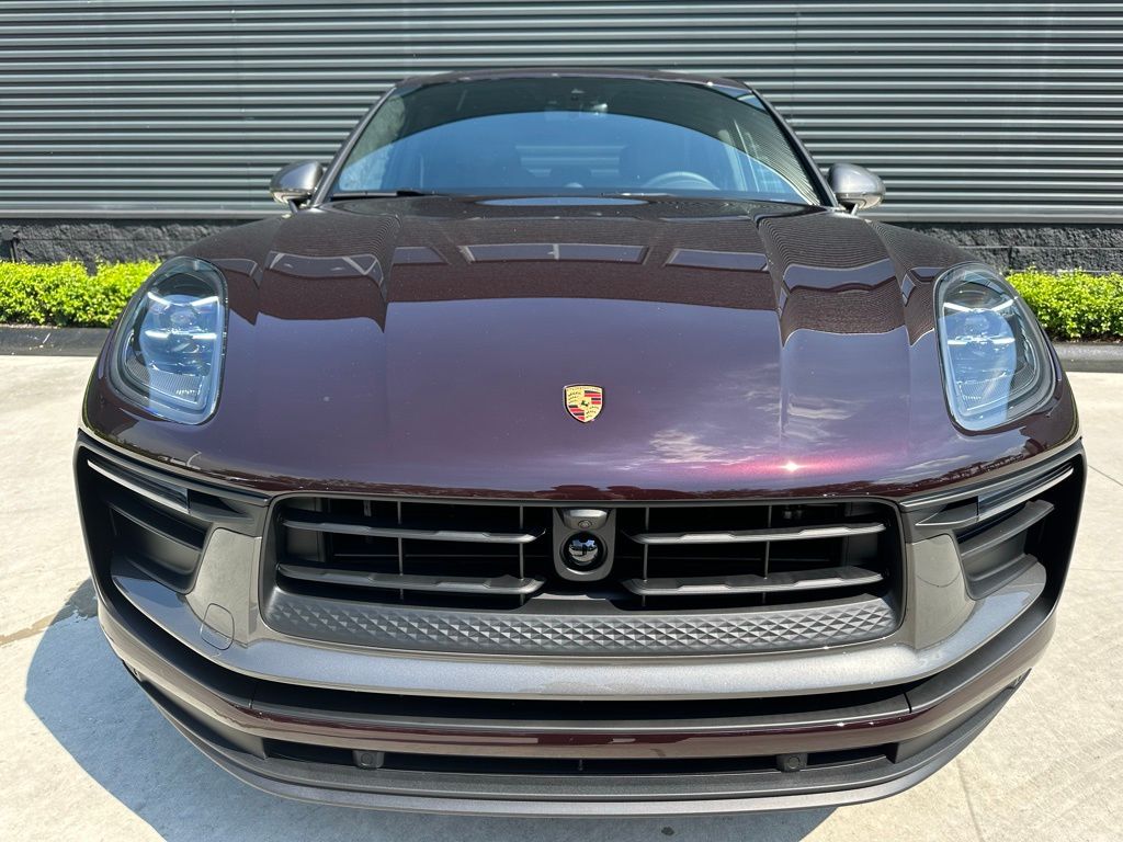 Thumbnail: 2026 Porsche Macan - 7