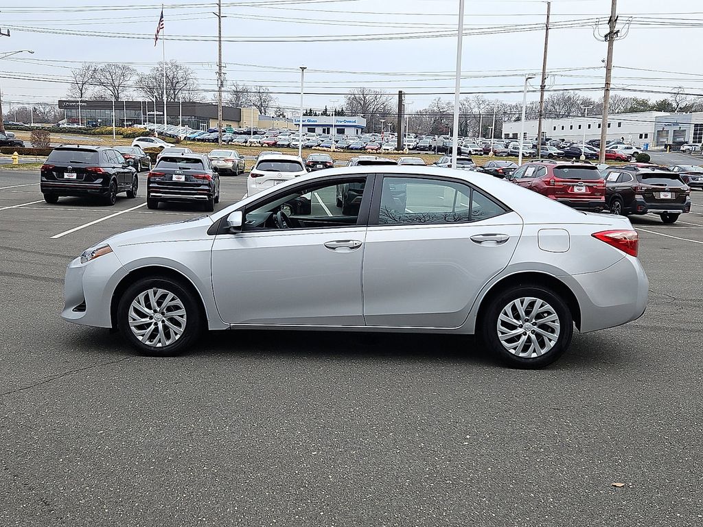 Thumbnail: 2017 Toyota Corolla - 8