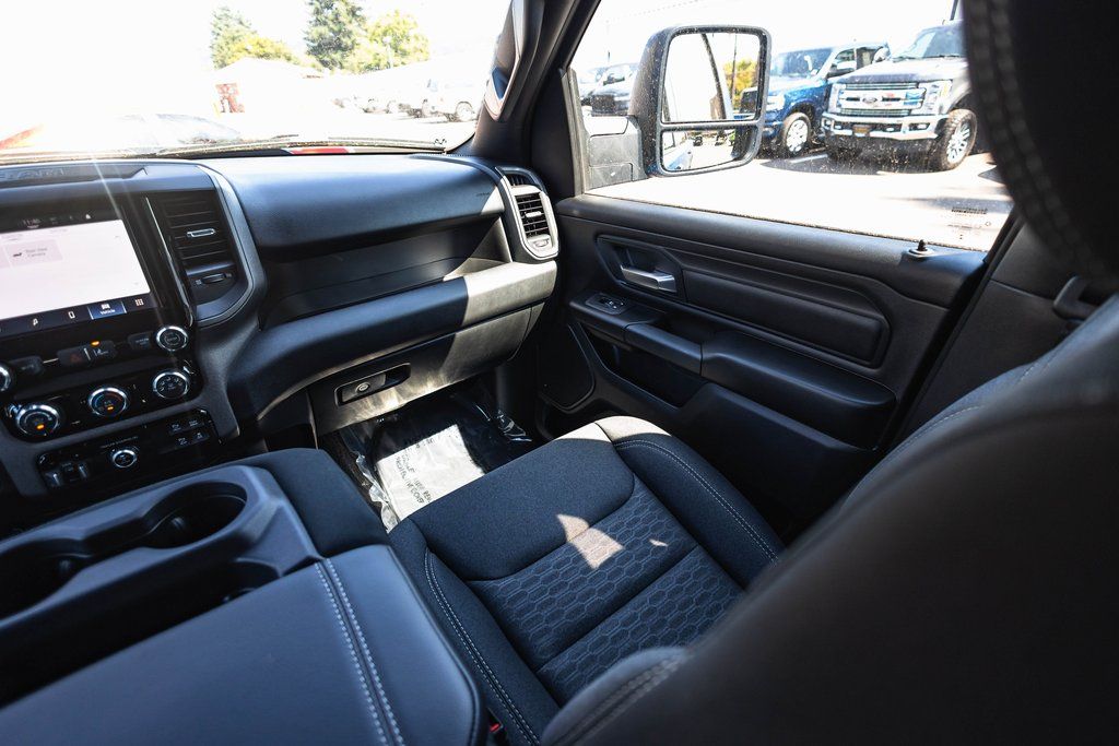 2026 Ram 1500 Tradesman thumbnail 25