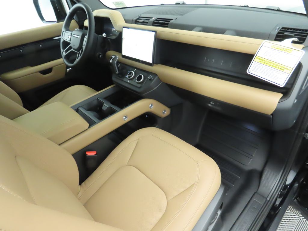2025 Land Rover Defender 110 18