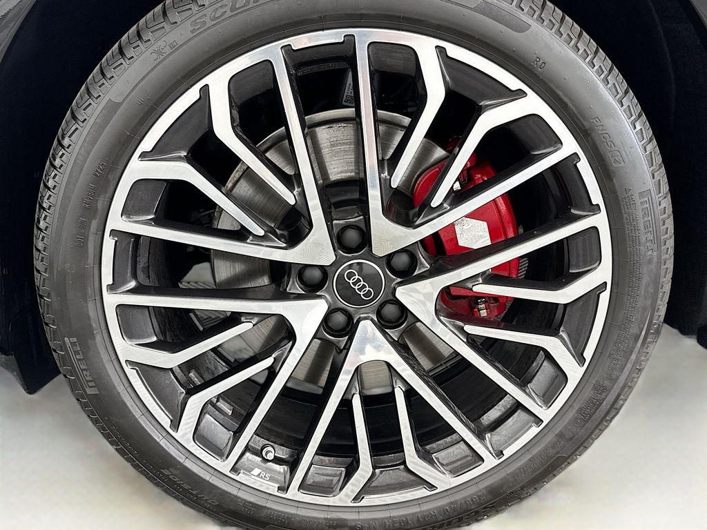 Thumbnail: 2025 Audi SQ5 - 29