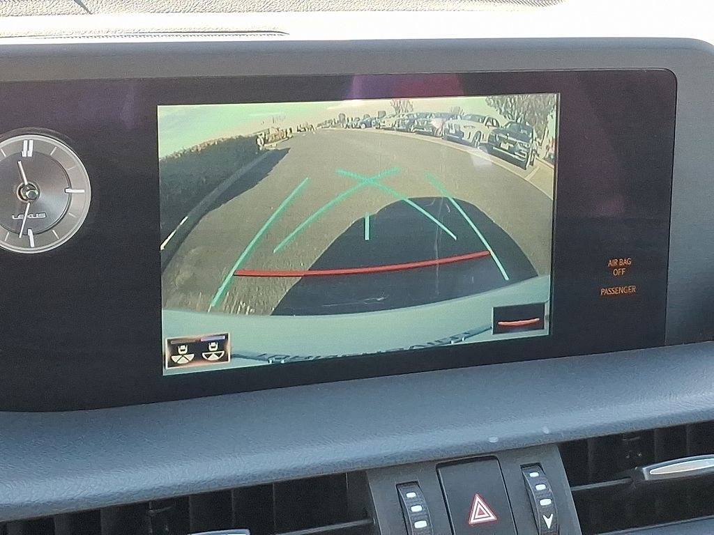 Thumbnail: 2021 Lexus ES - 19