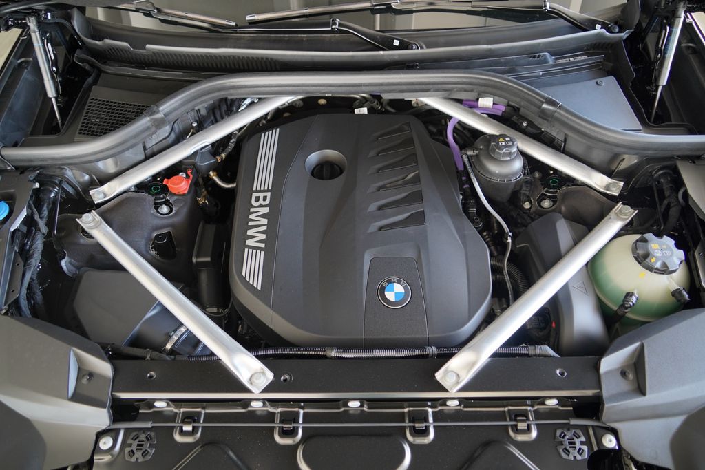 Thumbnail: 2027 BMW X7 - 20