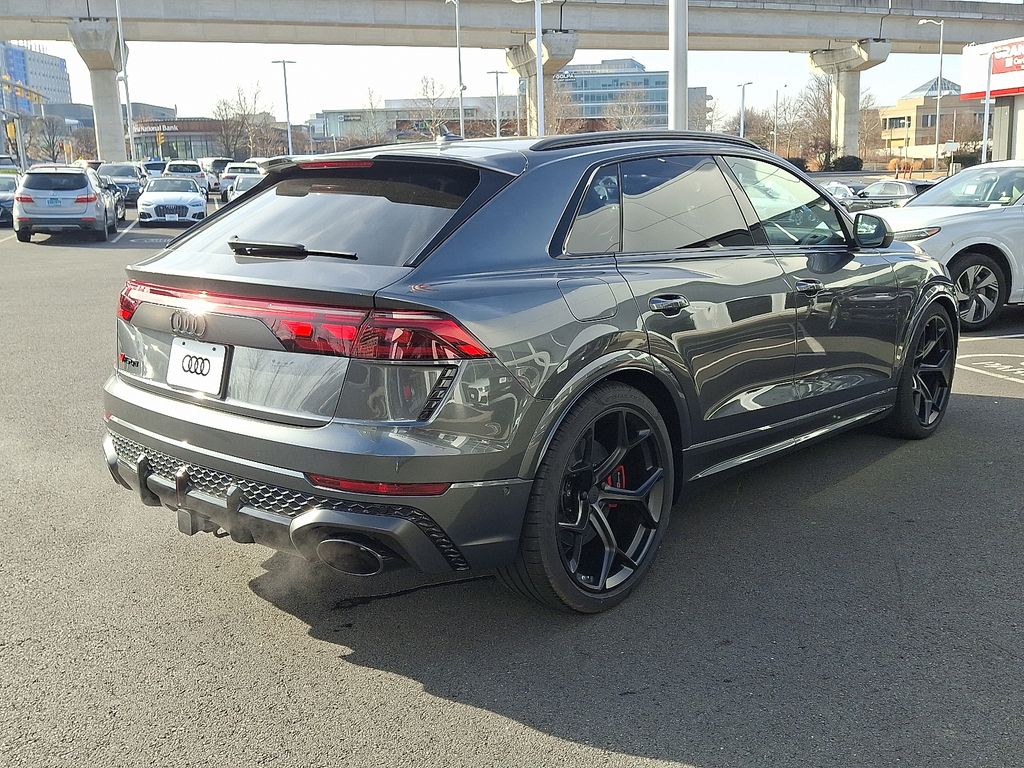 Thumbnail: 2026 Audi RS Q8 - 3