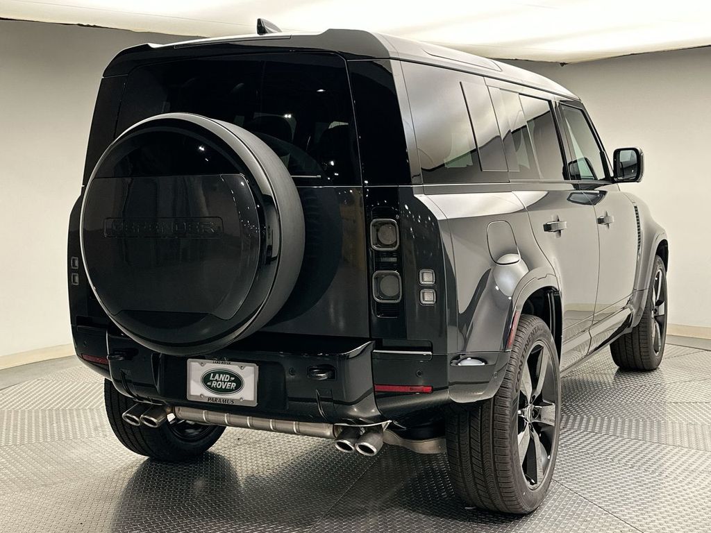 Thumbnail: 2025 Land Rover Defender - 3