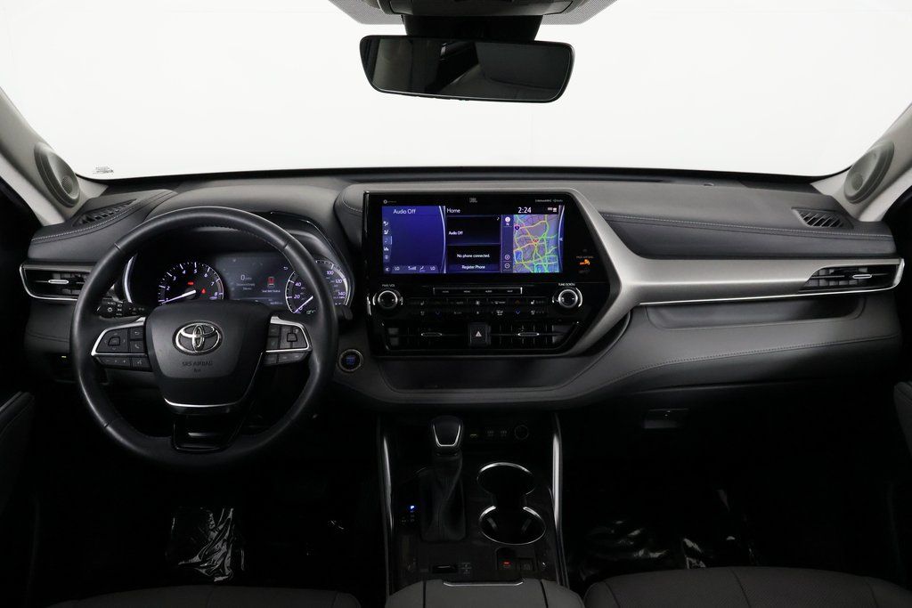Thumbnail: 2020 Toyota Highlander - 8
