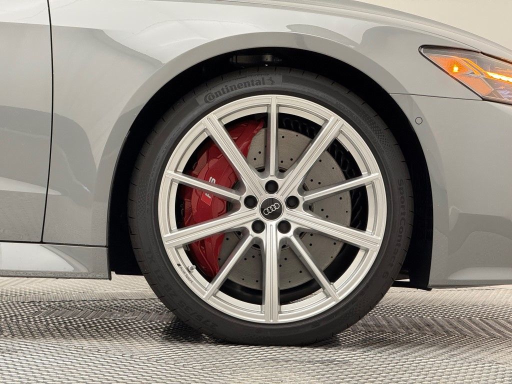 Thumbnail: 2026 Audi RS 7 - 24